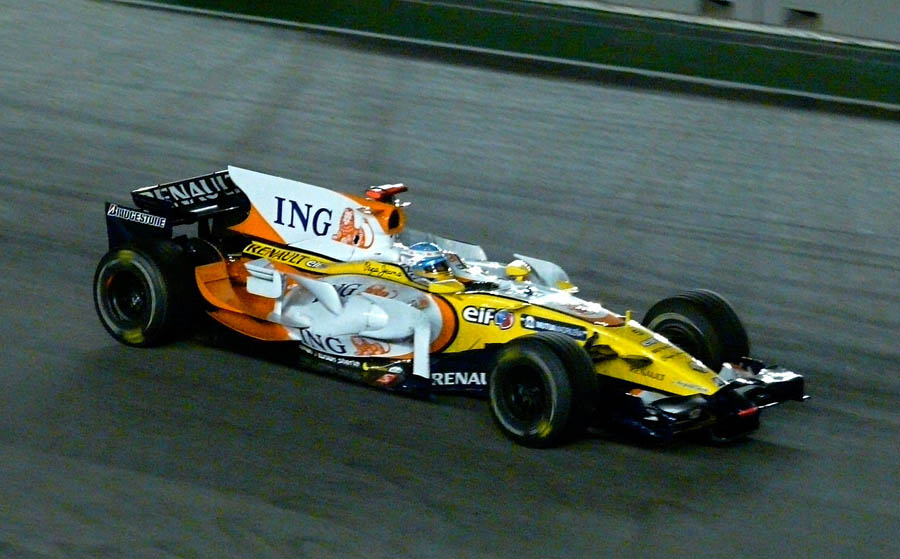 Alonso vuelve a la F1 con Renault