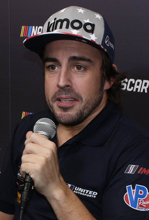 Alonso vuelve a la F1 con Renault