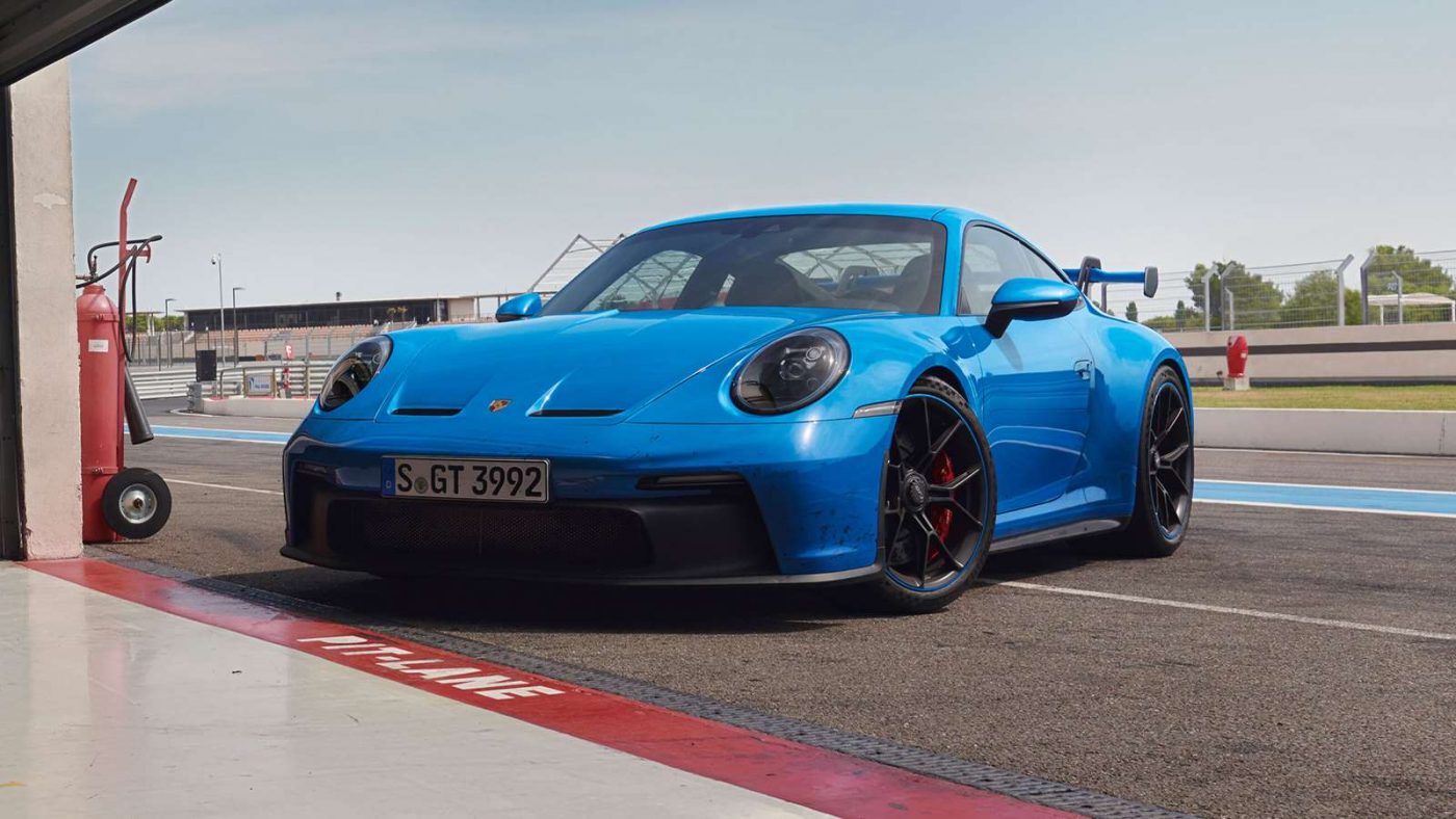 Porsche pole mundial en lujo y premium
