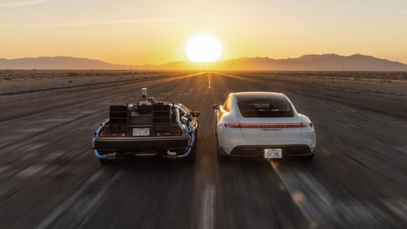 El Porsche Taycan tiene los gigavatios para 'Volver al Futuro'