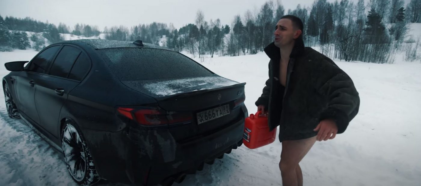 Bloguero ruso quema un BMW M5