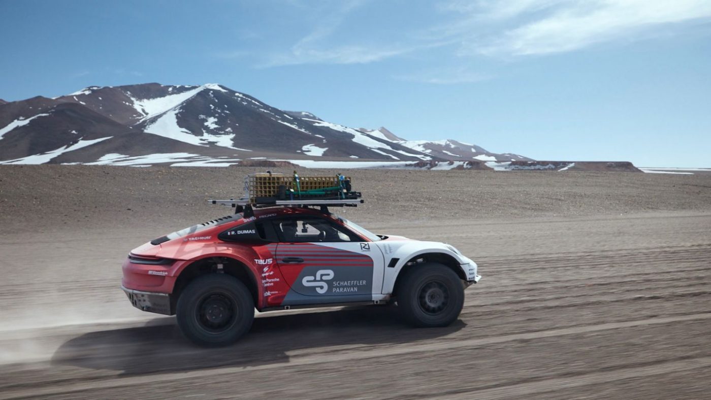 Dos Porsche 911 conquistan el volcán más alto del mundo