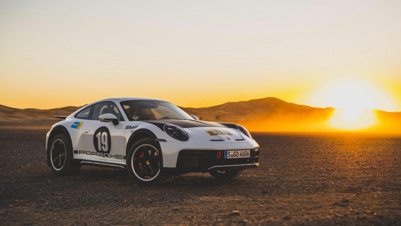 Porsche lanza decoraciones históricas para el 911 Dakar