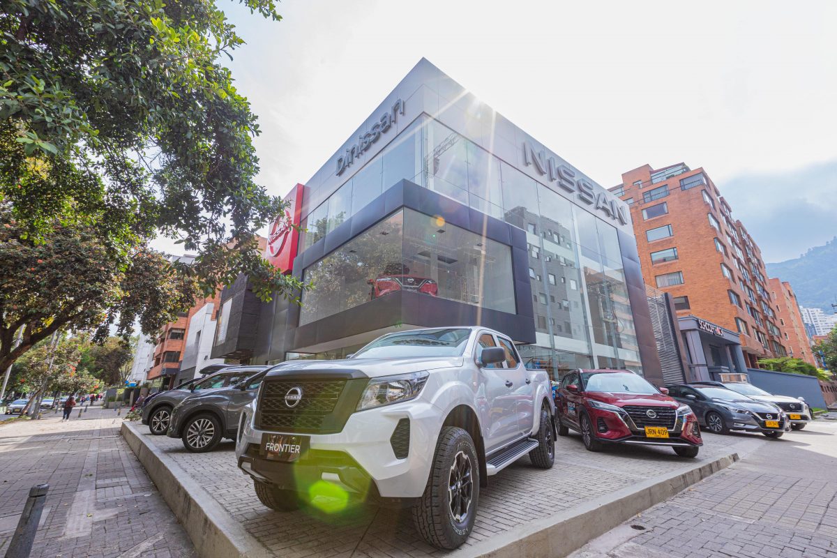 Nissan renueva otra vitrina en Bogotá 3