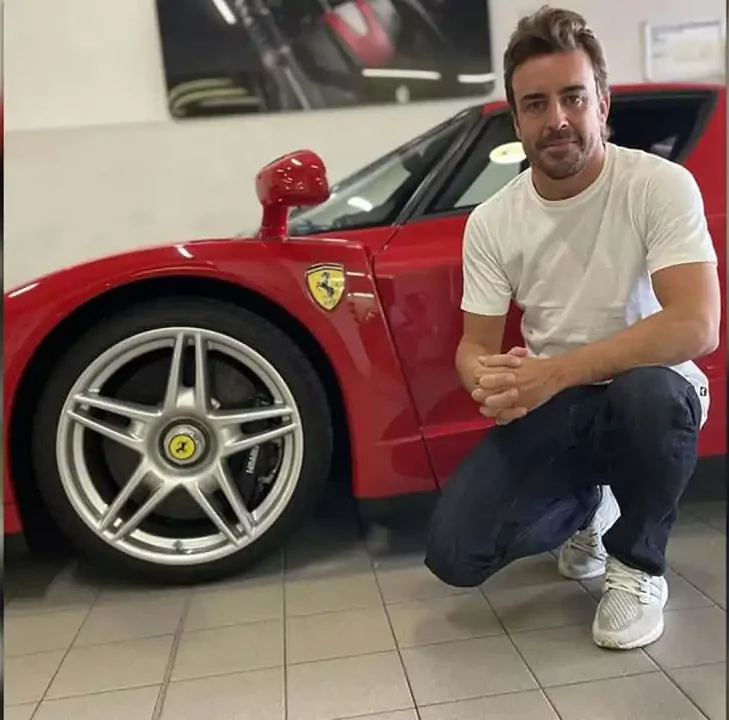 Alonso pone a la venta su Ferrari Enzo 16