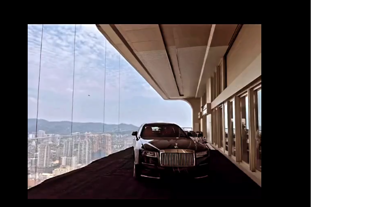 Un Rolls-Royce Ghost ahora vive en el piso 44 3