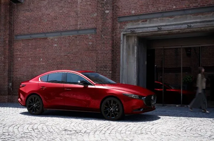 Mazda Colombia estrena su Carbon Edition en Mazda3 y CX-30 4