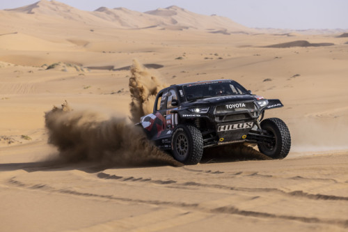 Una renovada Toyota Hilux defenderá su corona en el Dakar 9