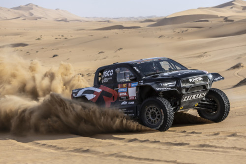 Una renovada Toyota Hilux defenderá su corona en el Dakar 5