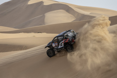 Una renovada Toyota Hilux defenderá su corona en el Dakar 2