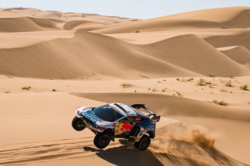 Loeb se embolsilla la cuarta etapa del Dakar 3