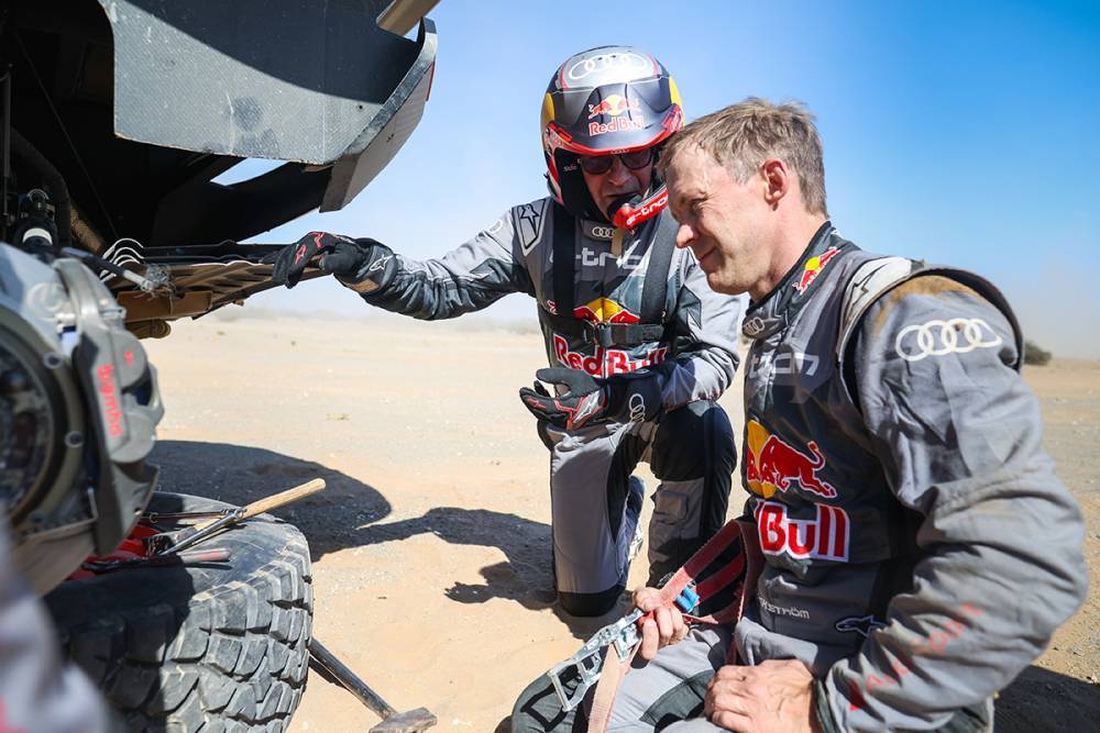 Loeb comenzó a asustar en el Dakar 6