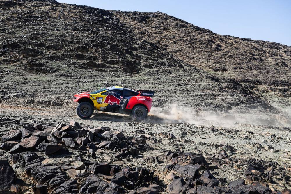 Loeb se embolsilla la cuarta etapa del Dakar 4