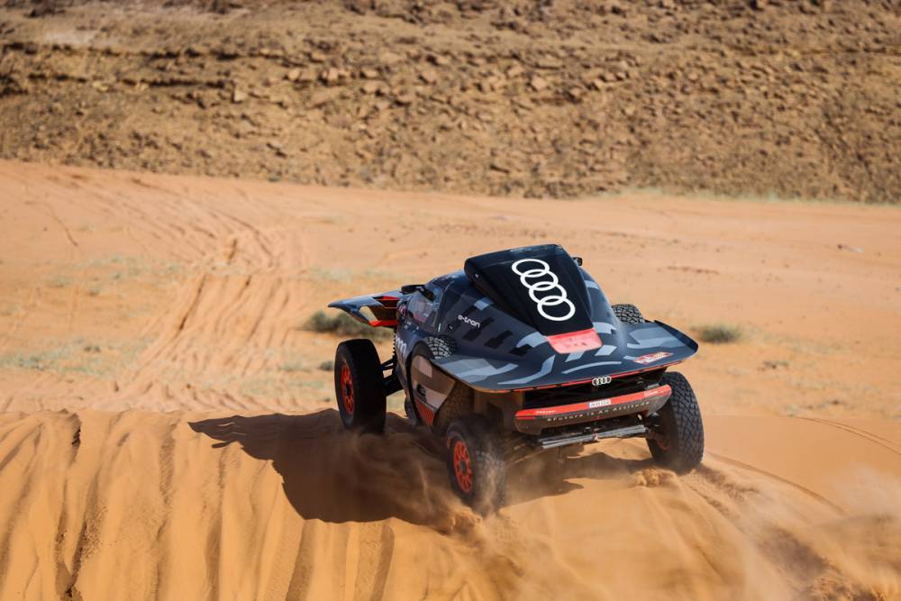 Loeb se perdió y Audi no afloja en el Dakar 5