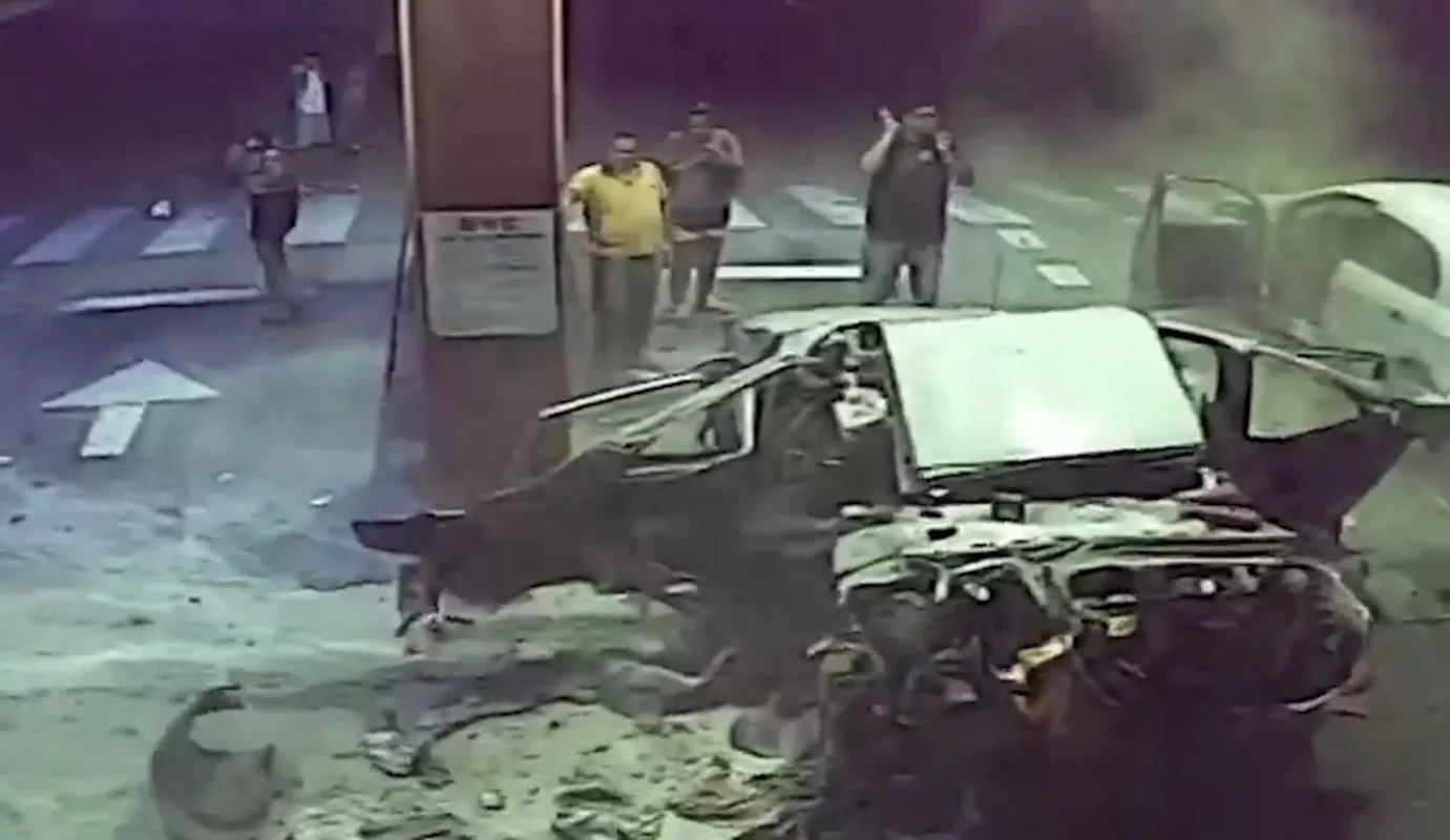 Auto lleno de cocaína explota en gasolinera argentina 10