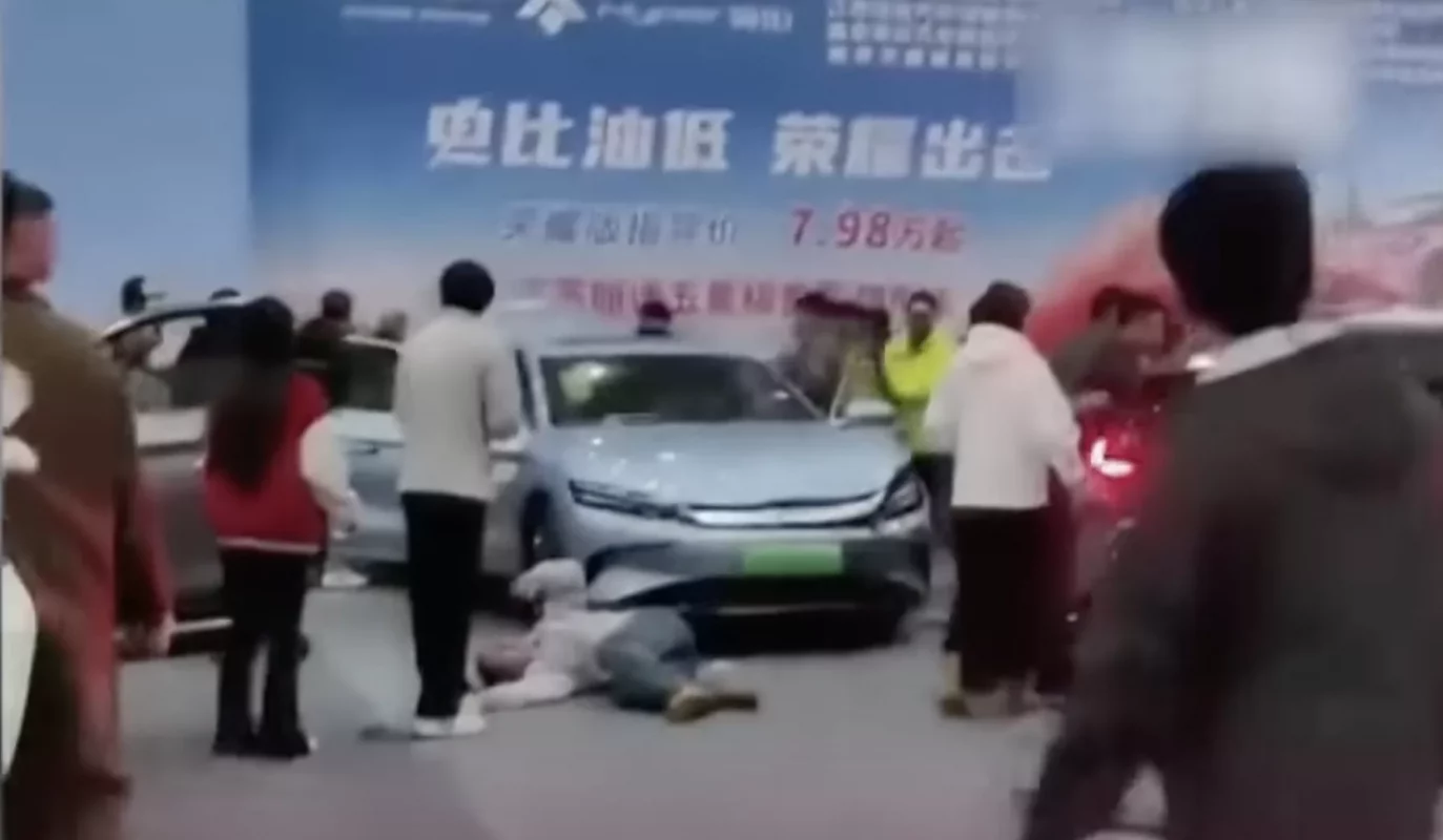 Cinco heridos en el autoshow de Nanjing 2